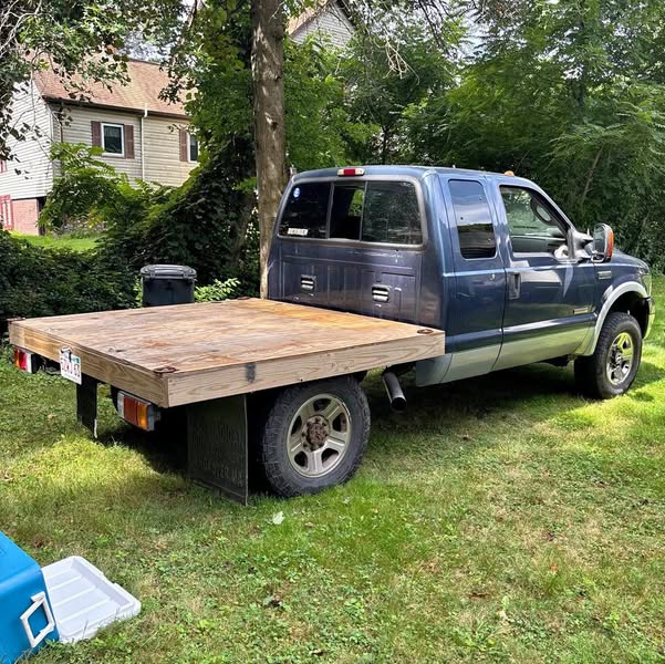 2005 Ford F250 Super Duty Regular Cab - Lariat