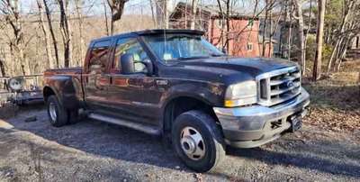 2004 Ford F350 Super Duty Crew Cab - Lariat Pickup 4D 8 ft
