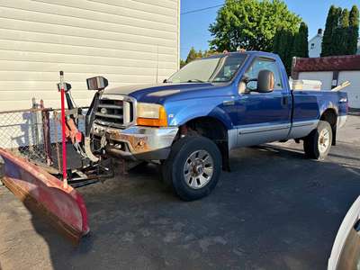 1999 Ford F250 Super Duty Regular Cab - XLT Pickup 2D 8 ft