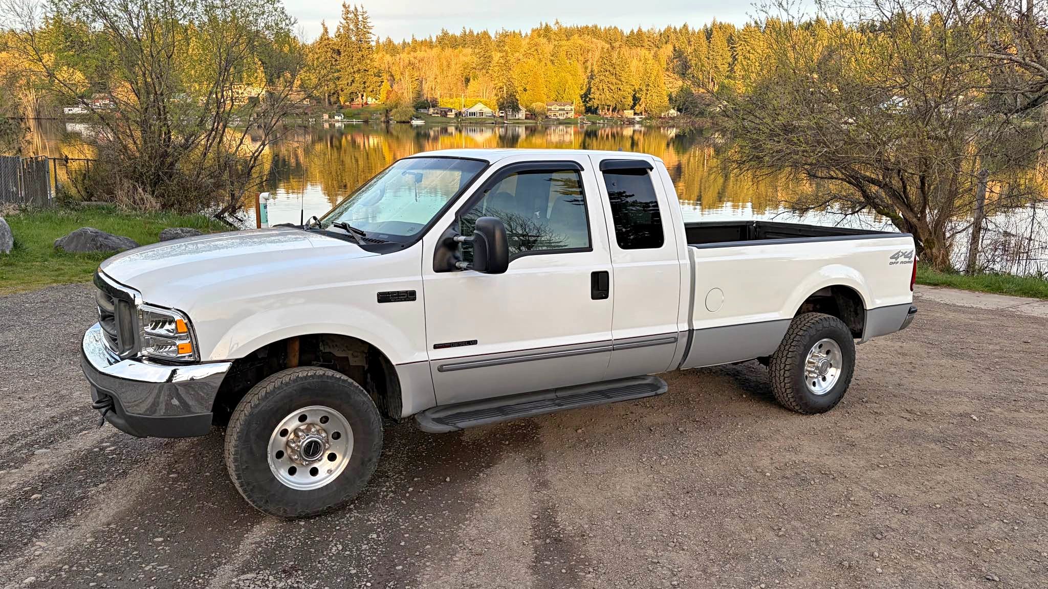 2000 Ford F250 Super Duty Super Cab - XLT Pickup 4D 8 ft