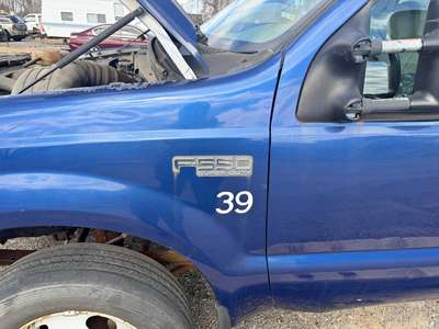 1999 Ford F550 Super Duty Regular Cab & Chassis - 141\
