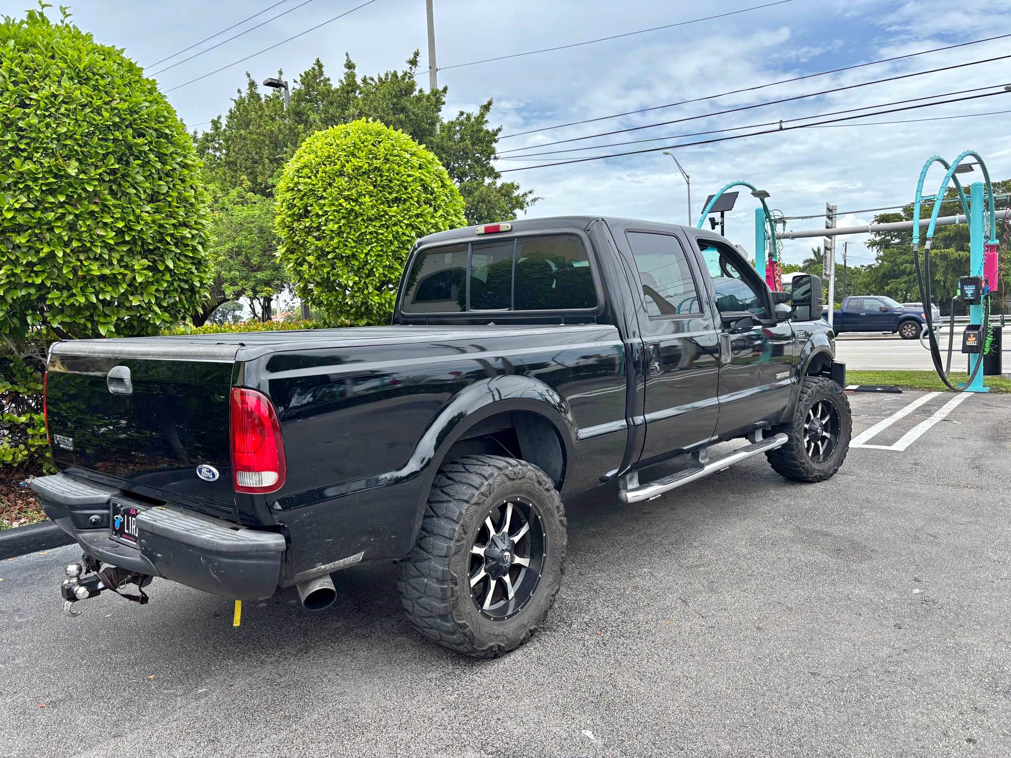 2003 Ford F250 Super Duty Crew Cab - Short Bed