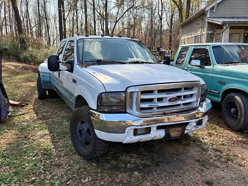 1999 Ford F350 Super Duty Crew Cab XLT Pickup 4D 8 ft