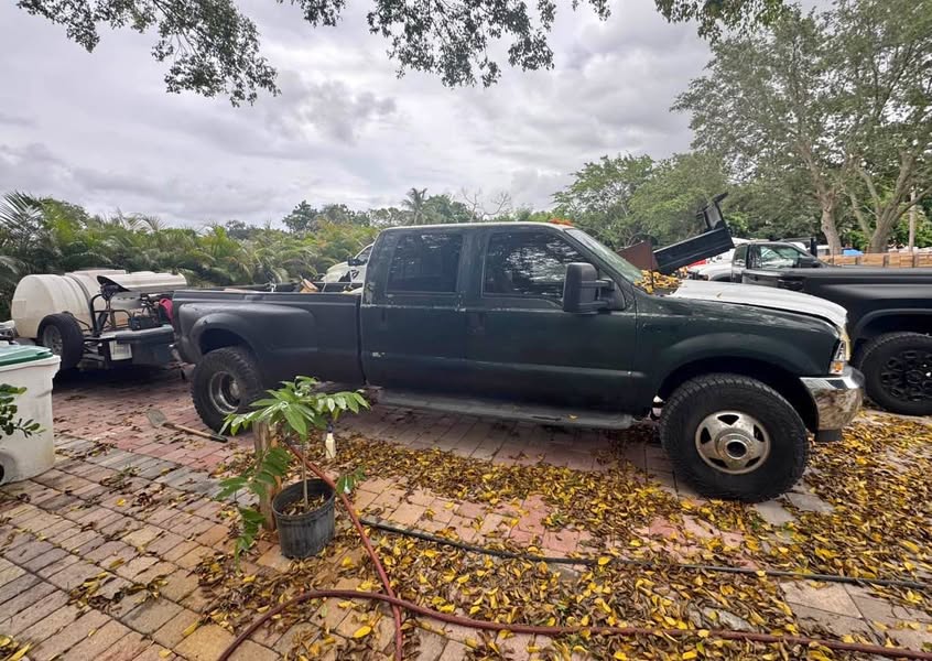 2001 Ford F350 Super Duty Super Cab - Lariat Pickup 4D 8 ft