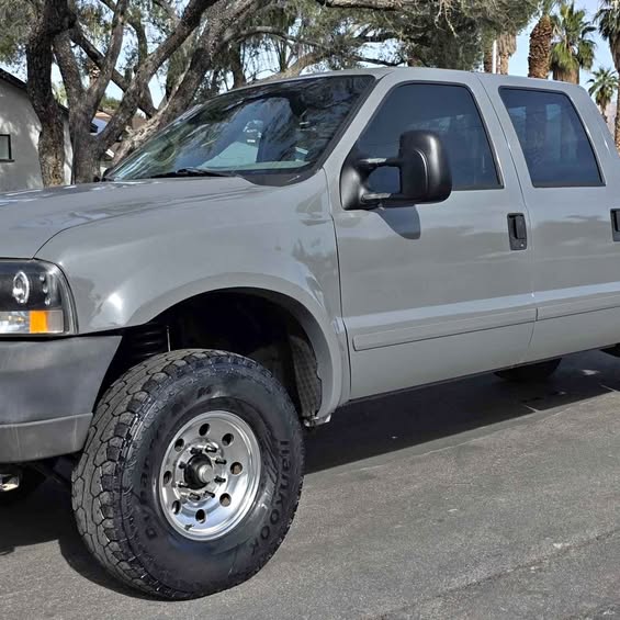 2002 Ford F250 Super Duty Crew Cab - Long Bed