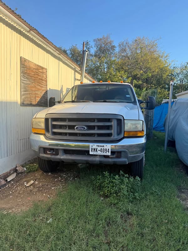 1999 Ford F450 Super Duty Regular Cab & Chassis - XLT 145\