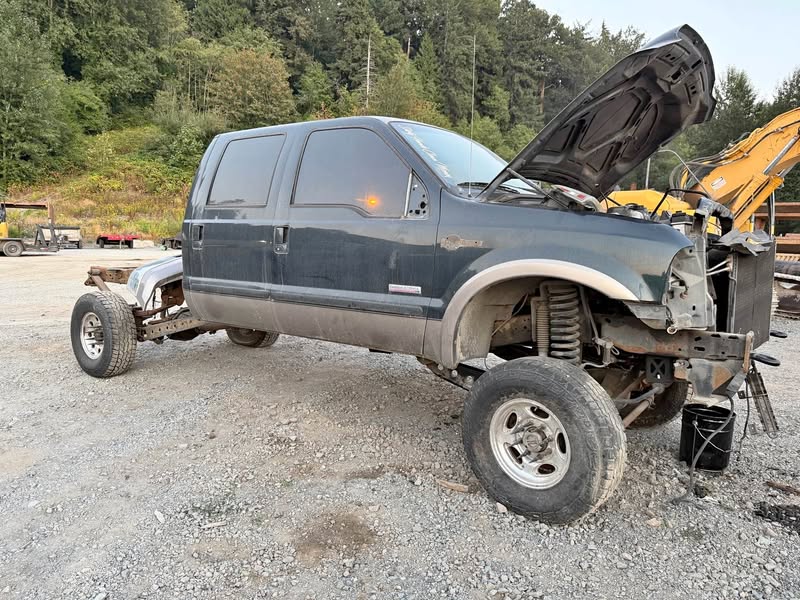 2005 Ford F350 Super Duty Crew Cab - King Ranch Pickup 4D 8 ft