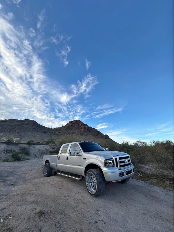 2004 Ford F250 Super Duty Crew Cab - Lariat Pickup 4D 6 3\/4 ft