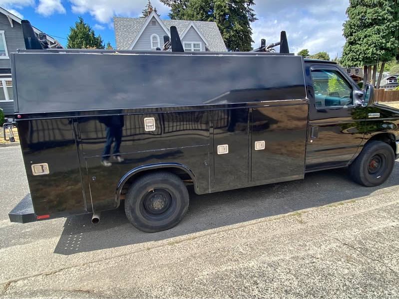 2006 Ford E350 Super Duty Cutaway - Cutaway Van 2D