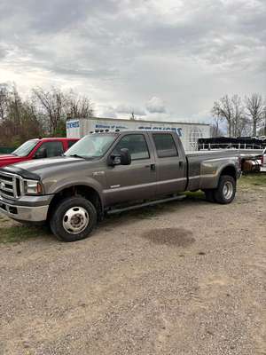 2006 Ford F350 Super Duty Crew Cab - Lariat Pickup 4D 8 ft