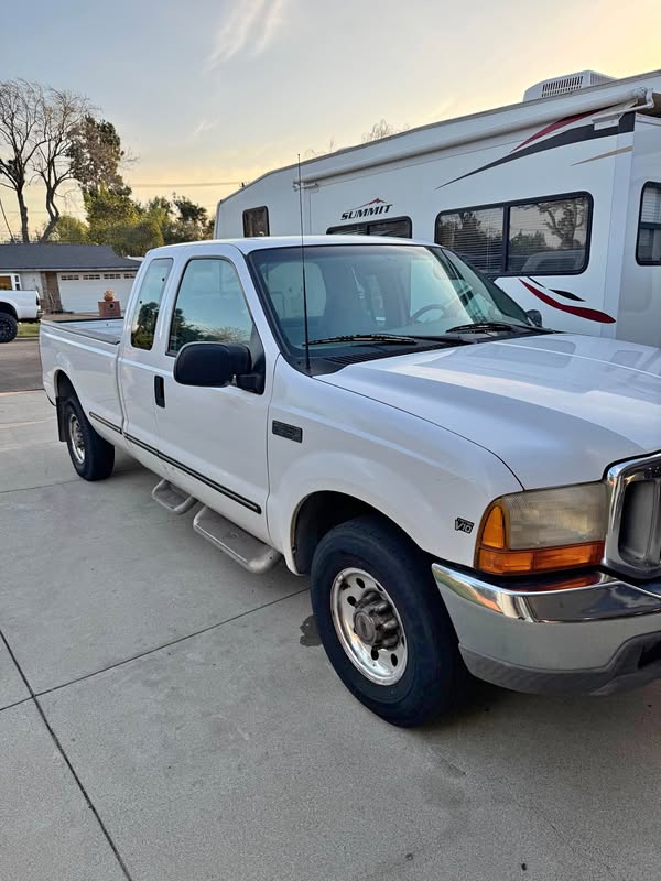 1999 Ford F250 Super Duty Super Cab - XLT Pickup 4D 8 ft