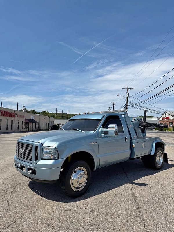 1999 Ford F550 Super Duty Regular Cab & Chassis - 141\