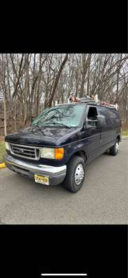 2005 Ford E250 Super Duty Cargo - Van 3D