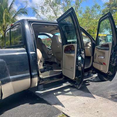 2007 Ford F350 Super Duty Crew Cab - Lariat Pickup 4D 8 ft