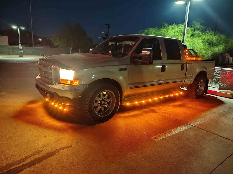 1999 Ford F250 Super Duty Crew Cab - XL Pickup 4D 8 ft