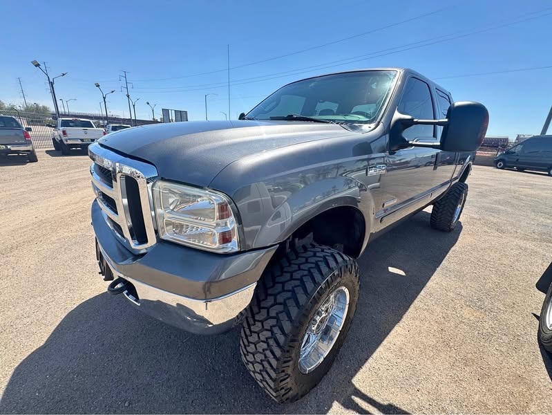 2006 Ford F250 Super Duty Crew Cab - Lariat 6 3\/4ft bed