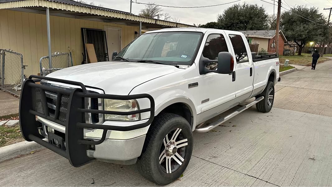 2007 Ford F350 Super Duty Crew Cab - Lariat Pickup 4D 8 ft