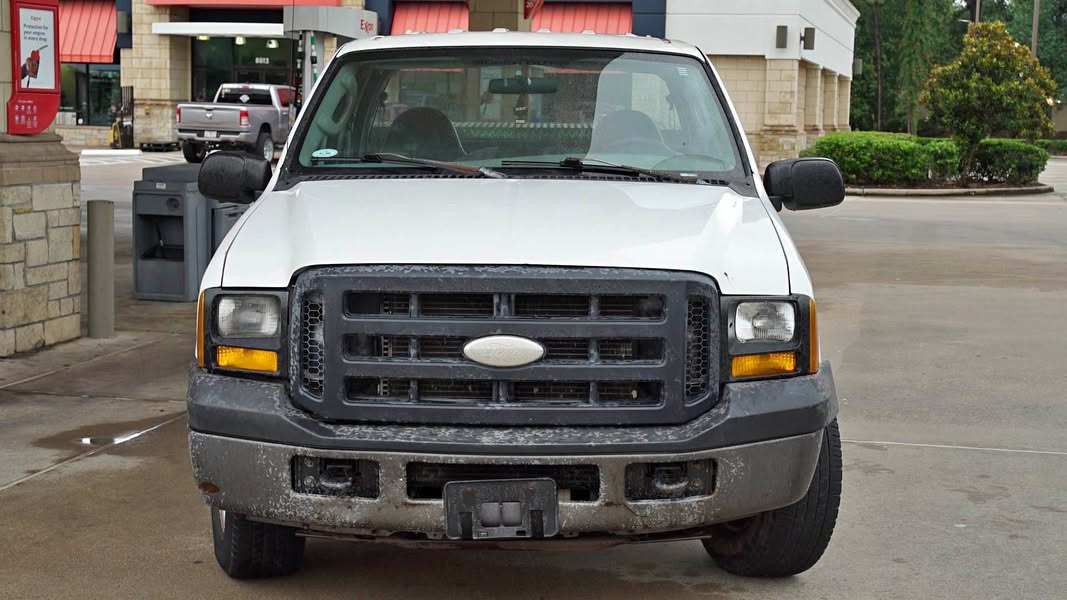 2007 Ford F350 Super Duty Crew Cab - XLT Pickup 4D 8 ft