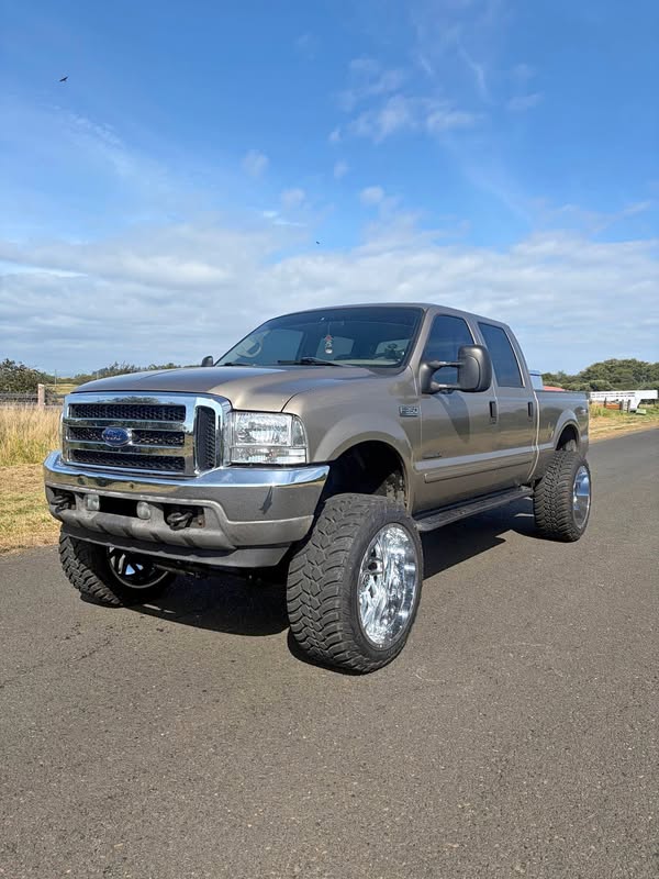 2002 Ford F350 Super Duty Super Cab - XLT Pickup 4D 6 3\/4 ft