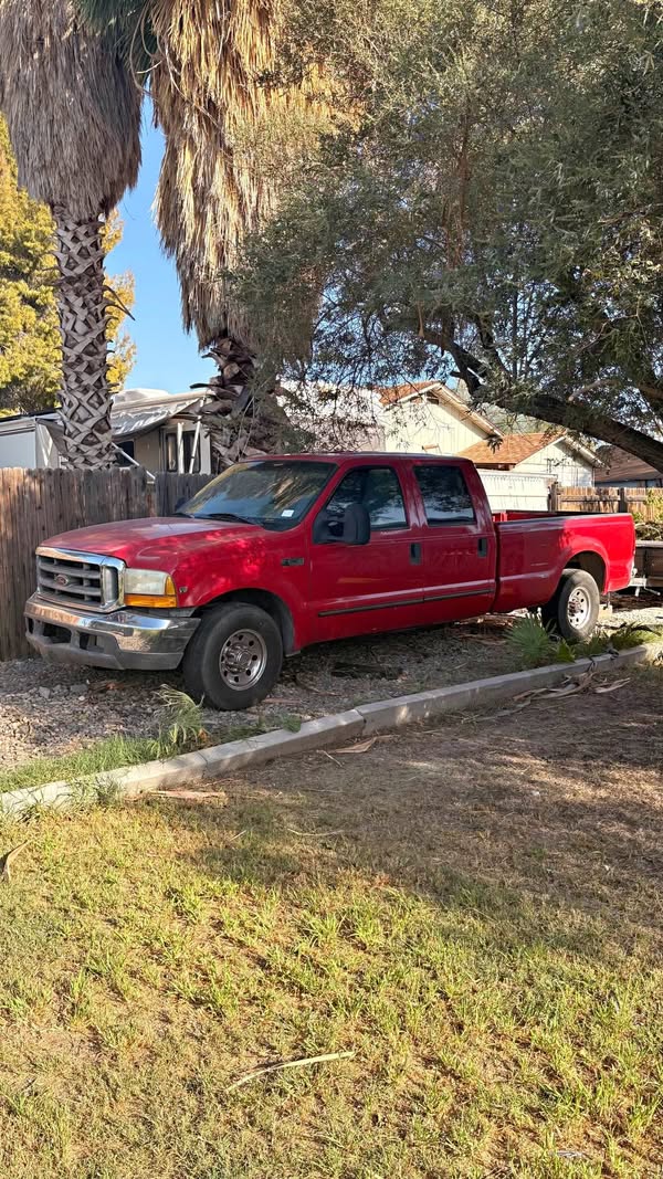 1999 Ford F250 Super Duty Crew Cab - Long Bed