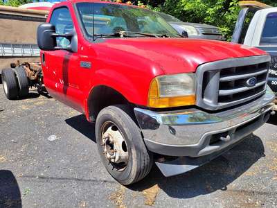 2001 Ford F550 Super Duty Regular Cab & Chassis