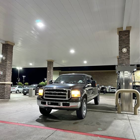 2006 Ford F350 Super Duty Crew Cab - Lariat Pickup 4D 8 ft