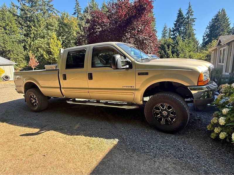 2001 Ford F350 Super Duty Crew Cab - Lariat Pickup 4D 8 ft