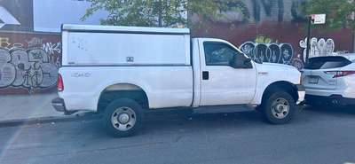 2006 Ford F350 Super Duty Regular Cab & Chassis - 4x4
