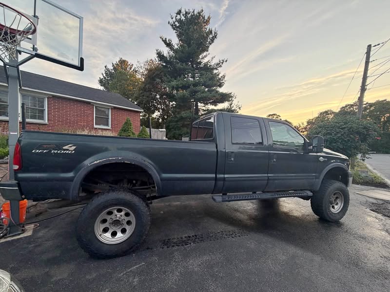 2005 Ford F350 Super Duty Crew Cab - King Ranch Pickup 4D 8 ft