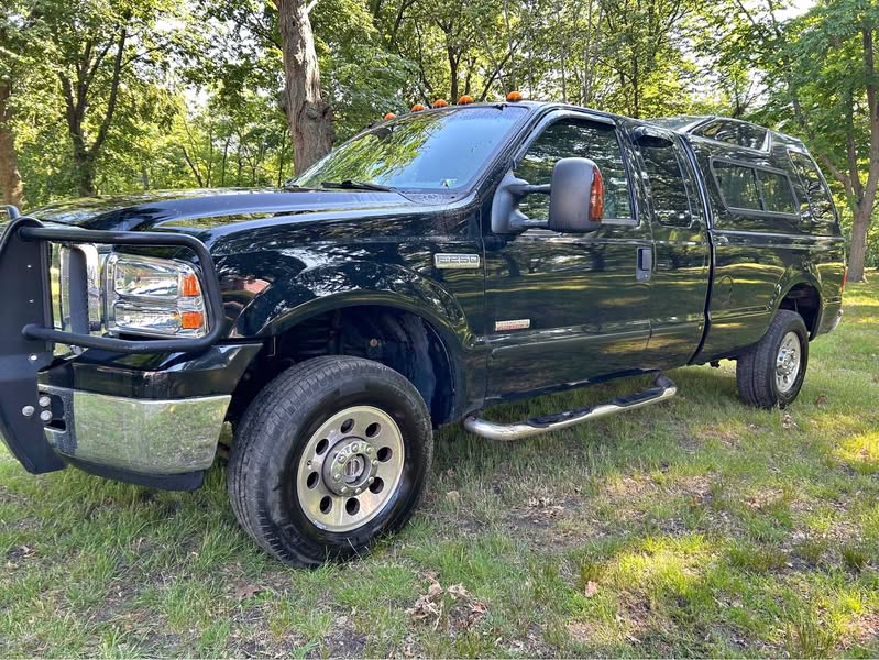 2005 Ford F250 Super Duty Super Cab - XLT Pickup 4D 8 ft