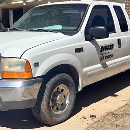 2001 Ford F250 super duty 8ft bed white