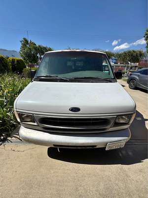 2001 Ford E350 Super Duty Cargo - Extended Van 3D