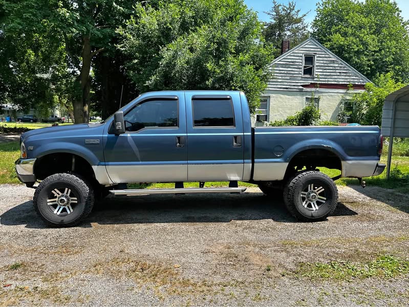 2004 Ford F350 Super Duty Crew Cab - XLT Pickup 4D 6 3\/4 ft