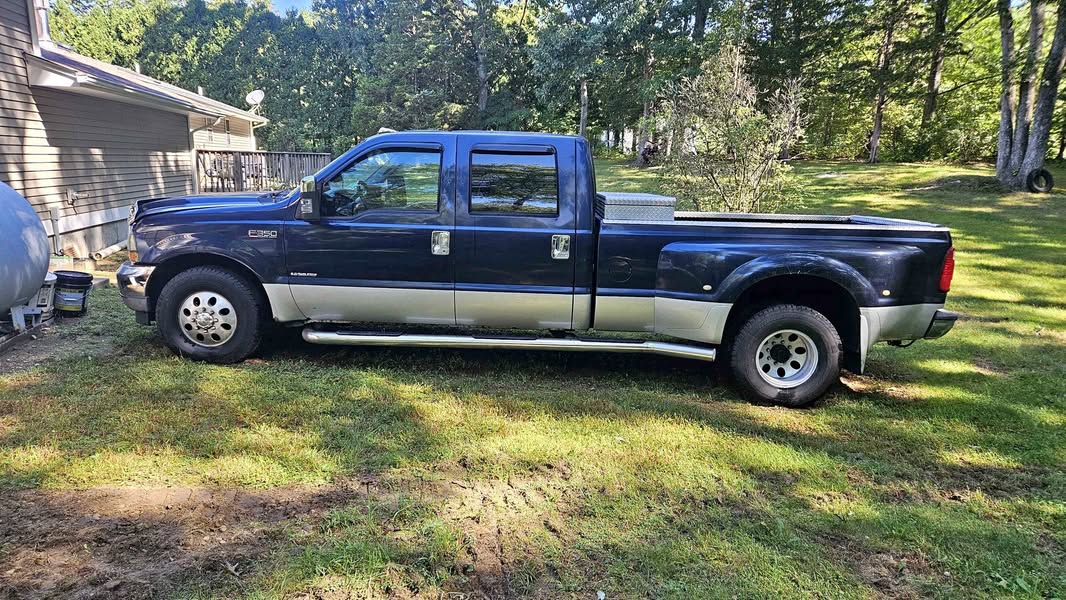2003 Ford F350 Super Duty Super Cab - XLT Pickup 4D 8 ft