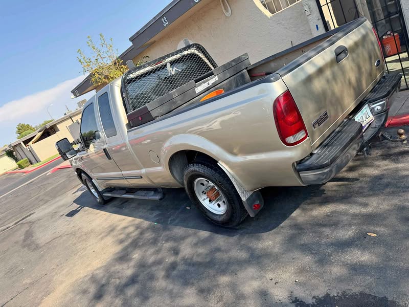 2000 Ford F250 Super Duty Crew Cab - Trit\u00f3n v8
