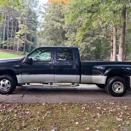 2002 Ford F350 Super Duty Crew Cab - XLT Pickup 4D 8 ft