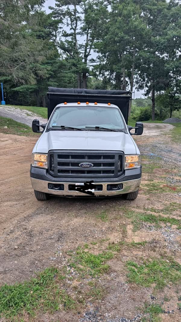 2006 Ford F350 Super Duty Regular Cab & Chassis - 165\