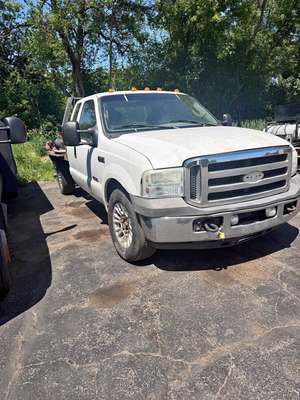 2005 Ford F350 Super Duty Super Cab & Chassis