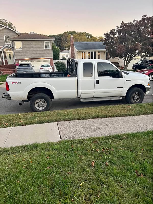2002 Ford F350 Super Duty Crew Cab - Long Bed