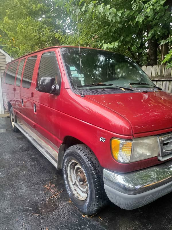 1999 Ford Econoline E350 Super Duty Passenger - Van