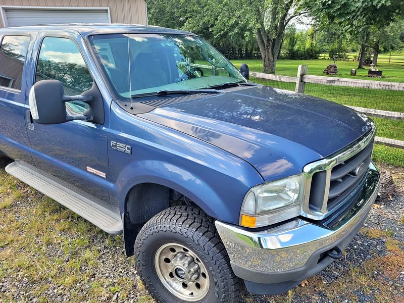 2004 Ford F250 Super Duty Crew Cab - XLT Pickup 4D 8 ft