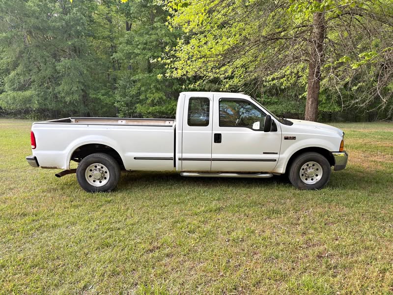 1999 Ford F250 Super Duty Crew Cab - XL Pickup 4D 8 ft