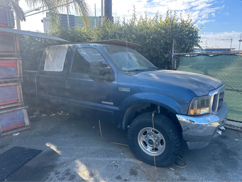 2003 Ford E250 Super Duty Cargo - Van 3D