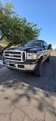 2005 Ford F250 Super Duty Crew Cab - Lariat Pickup 4D 6 3\/4 ft