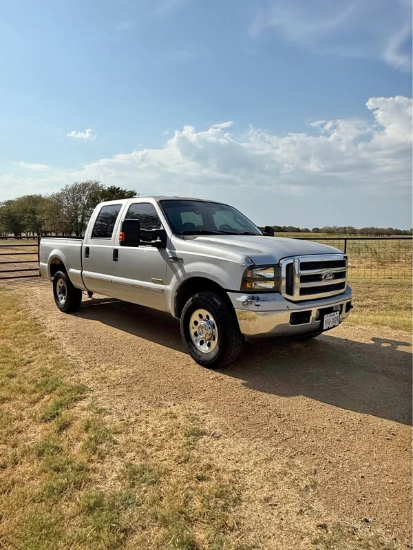 2005 Ford F250 Super Duty Crew Cab - XLT Pickup 4D 6 3\/4 ft