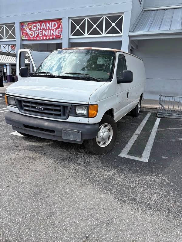 2006 Ford E250 Super Duty Cargo - Van 3D