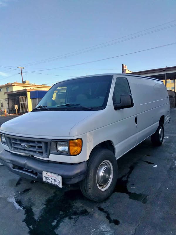 2003 Ford E350 Super Duty Cargo - Van