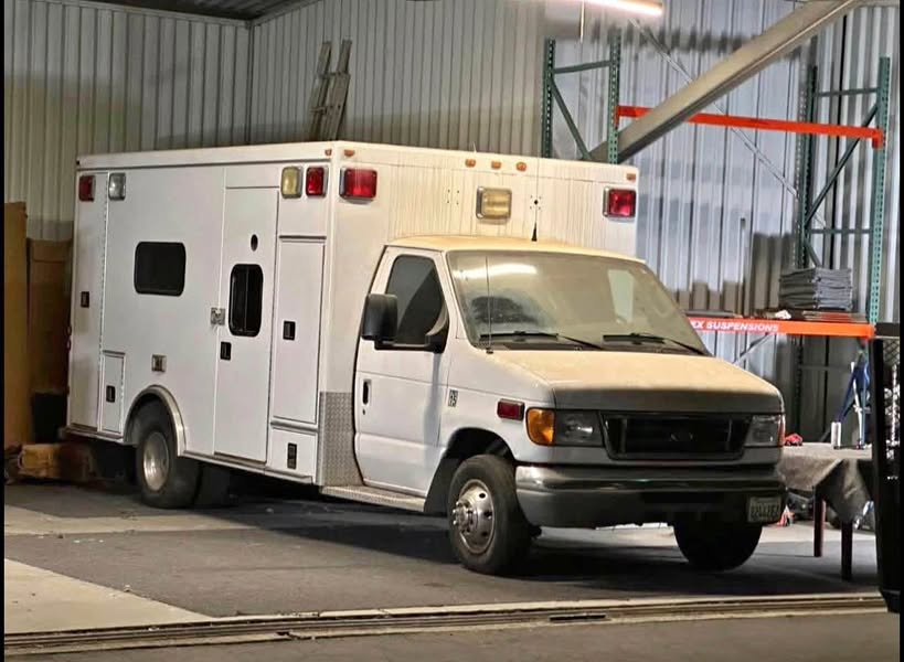 2005 Ford E450 Super Duty Cutaway - Ambulance