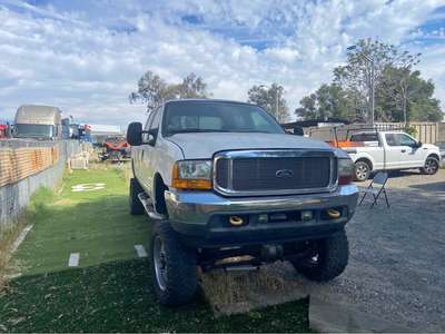 2001 Ford F250 Super Duty Crew Cab - Long Bed