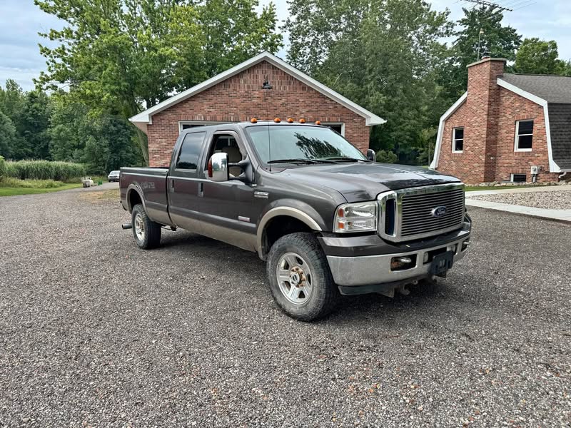 2007 Ford F350 Super Duty Crew Cab - Lariat Pickup 4D 8 ft